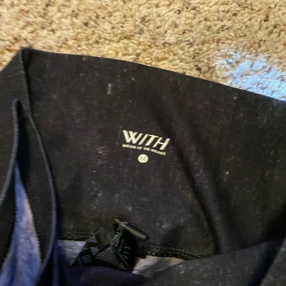 Peloton Basquiat Capri Leggings medium rare - Picture 3 of 5